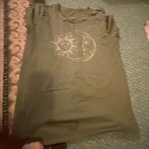 Grunge t shirt green